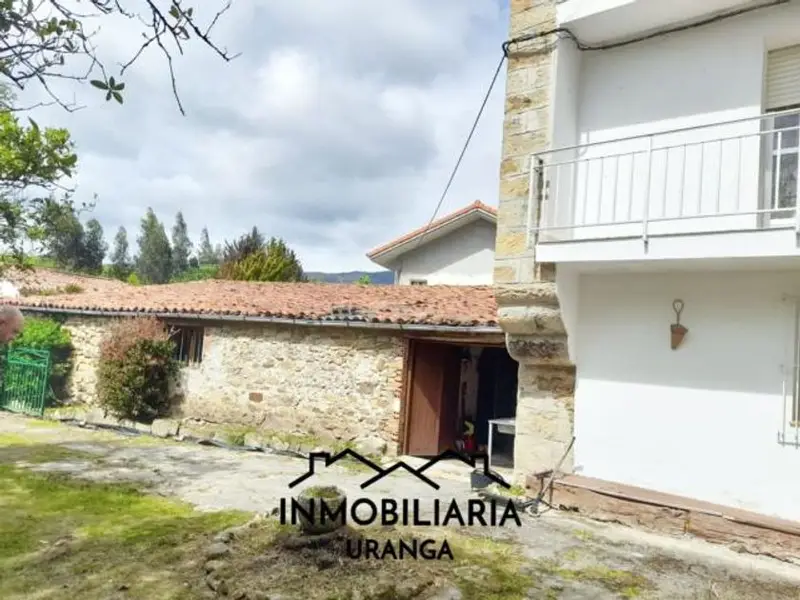 Chalet en Guriezo con 360m² Vivienda y 132m² Auxiliares