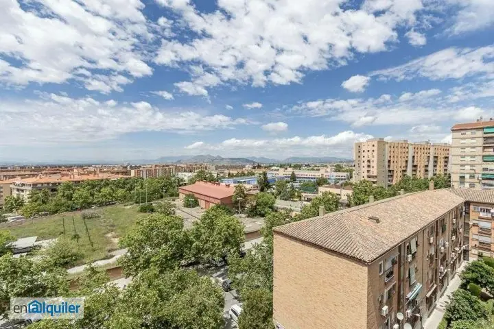 Alquiler piso estudiantes Cartuja Granada terraza