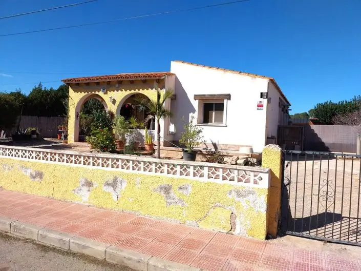 Villa 3 Dormitorios en Venta cerca de Albir