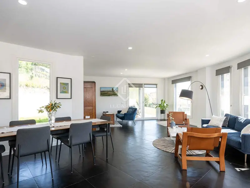 Chalet en venta en Poio Pontevedra con vistas a la r	
ia