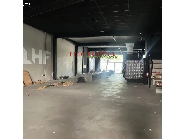 Nave Industrial 700m2 Torrellano Elche 5 aseos Trifasica