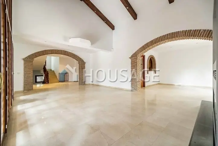 Villa en venta en Mijas - 5 dormitorios, piscina y amplio jardín