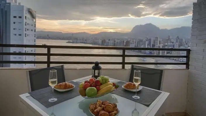 Apartamento en Benidorm con Vistas al Mar