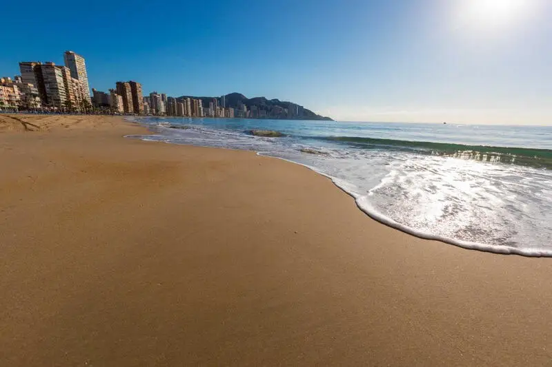Apartamento 3 Dormitorios Benidorm Playa Levante Vistas al Mar