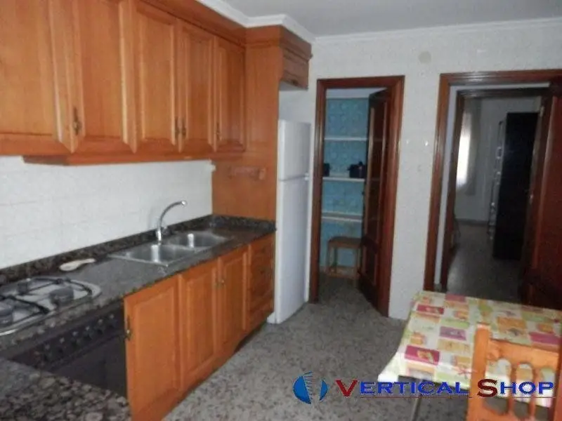 Venta Piso con Garaje en Caudete 4 habitaciones