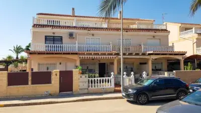 Chalet adosado en venta en Carrer del Mar Cantábrico