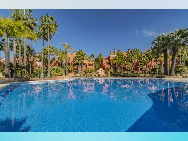 Piso de 3 Dormitorios en venta Puerto Banus, España