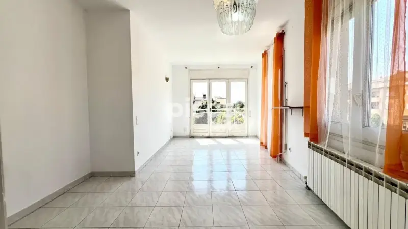 Piso en venta en Llinars del Valles 73m2 3 habitaciones