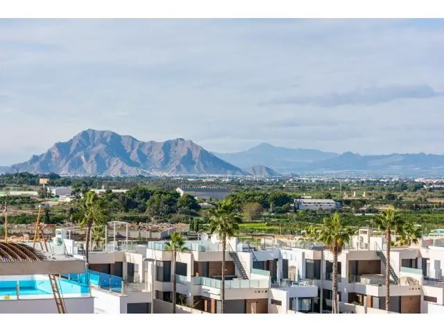 ?? Tu Nueva Vida Empieza Aquí: Vivienda De Ensueño Con Piscina En Benijófar