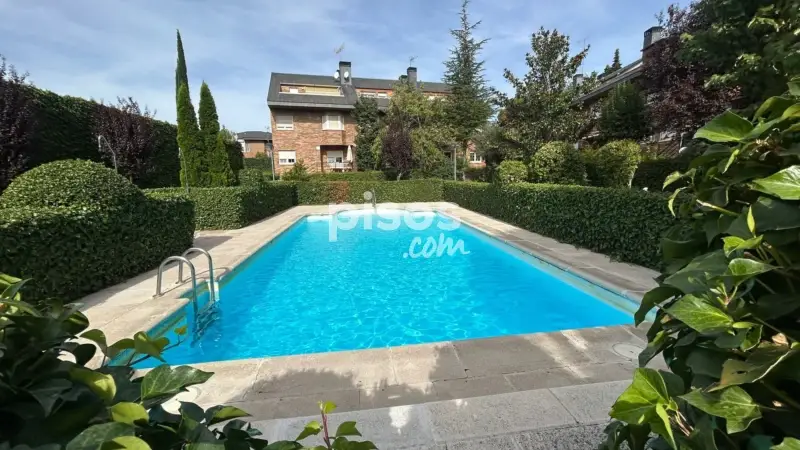 Chalet adosado en alquiler en Colonia