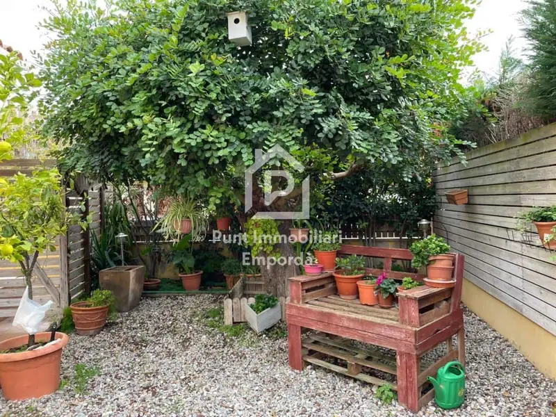 Chalet Pareado de Lujo en La Bisbal Empord		