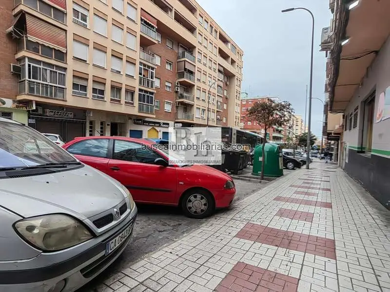 Piso en Venta en Málaga Zona Tranquila y Bien Comunicada