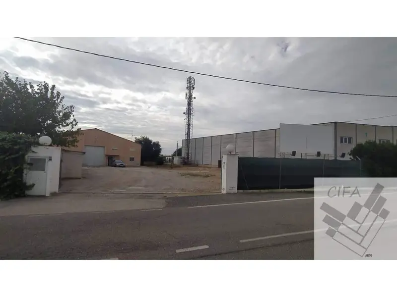 Nave Industrial Equipada en Vinar	òs Castell	ón