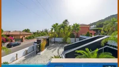 Chalet de Lujo con Piscina Infinita en Alhaurin de la Torre