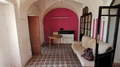 Casa adosada en venta en Muy Próximo Al Parque Aurelio Teno