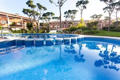 Casa de Lujo en Gava Mar 6 Dormitorios 500m2 Jardin Piscina