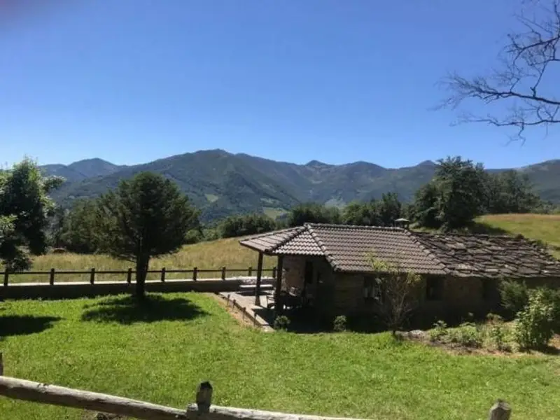 Chalet en Cabañaquinta Asturias Casa de Piedra con Vistas