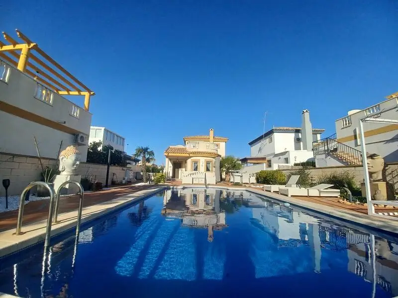 Villa en Venta Sucina 3 Dormitorios Piscina Grande