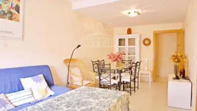 Atico en Calahonda con Terraza Privada de 60m2
