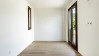 Casa en Venta en Alaró - 3 Dormitorios, Piscina y Jardín