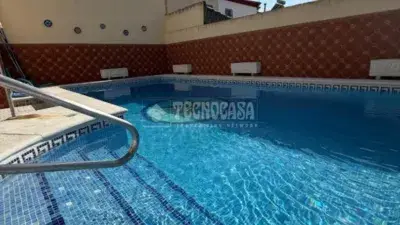 Chalet Independiente en Gines con Piscina Privada