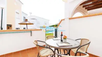 Apartamento en Burriana Nerja con Piscina y Parking