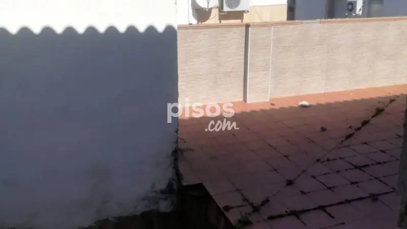 Chalet en Venta en Linares: 3 Dormitorios, 2 Baños, Terraza de 20m²