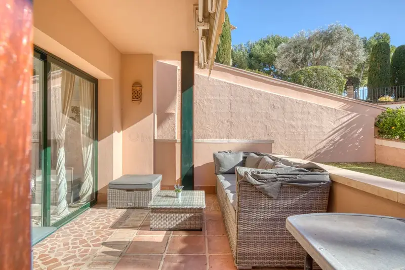 Apartamento de Lujo en Bendinat con Vistas al Golf