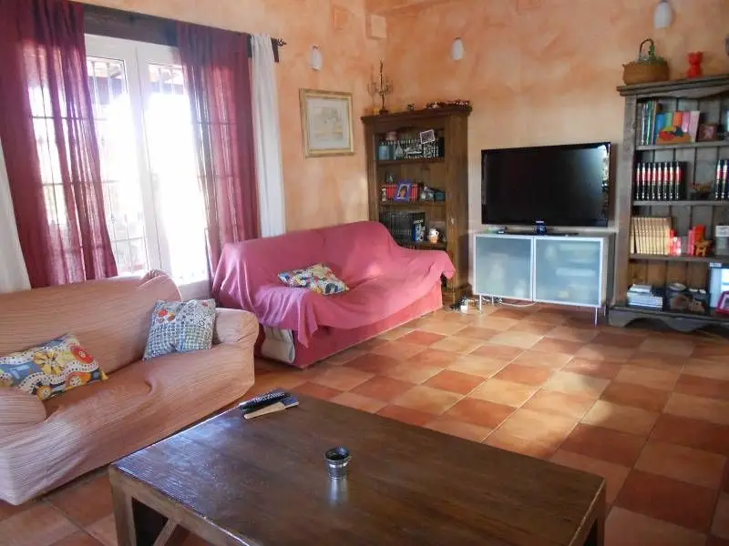 Venta Chalet con Jardin en Alcana La Romana 8 habitaciones