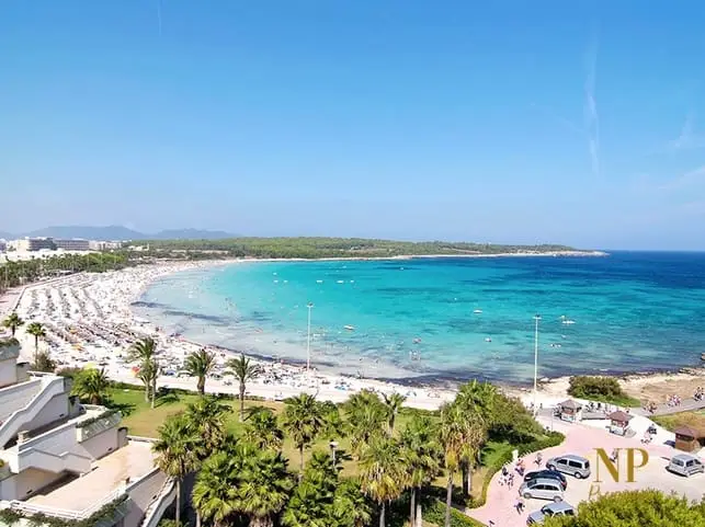 Planta Baja en Sa Coma con Jardín Privado y Piscina