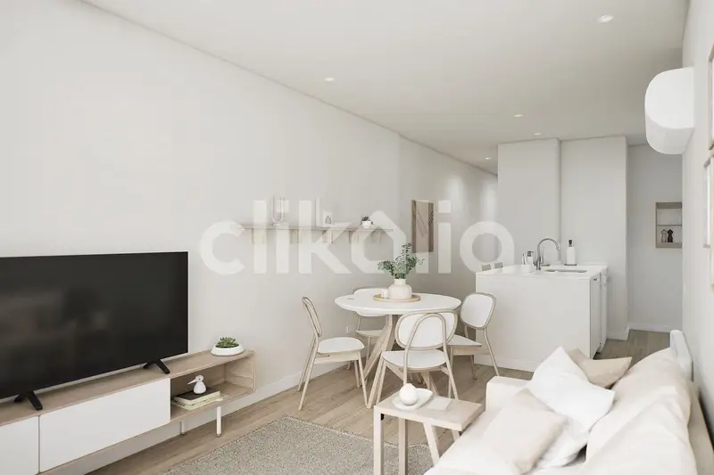 Piso reformado en venta Sants Badal Barcelona 65m 3 dormitorios