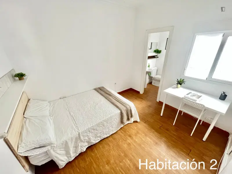 Habitacion Doble con Baño Privado en Casa de 4 Habitaciones