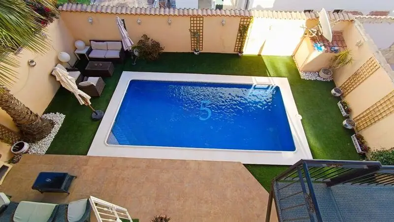 Villa de Lujo en Villamartin Orihuela
