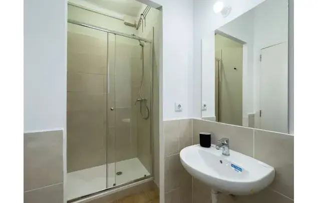 Alquiler Habitacion 136m2 Barcelona Piso Amueblado 7 Habitaciones