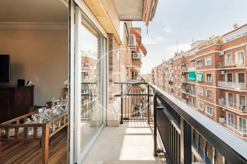Apartamento en Madrid ciudad: 4 dormitorios, terraza y garaje