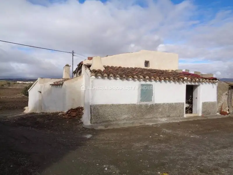 Casa de Campo de 2 Dormitorios en Oria Almeria