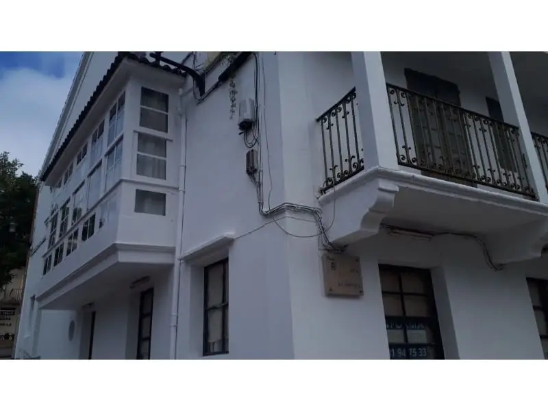 Casa en Ferrol con fachada a plaza Ideal Hosteleria o Vivienda