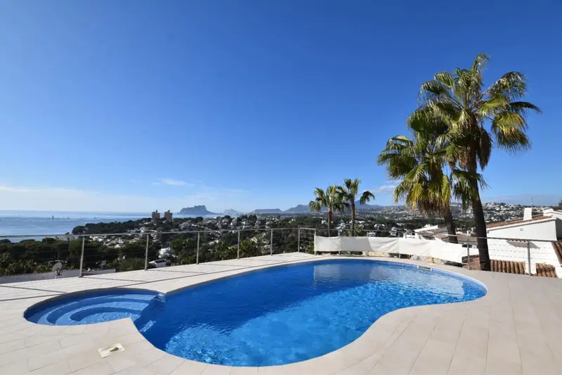 Villa de Lujo en El Portet Moraira con Vistas Panorámicas