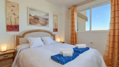 Atico en Denia con Piscina para Familias