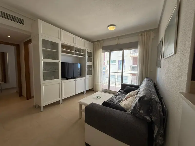 Apartamento en Punta Prima con Piscina Cerca del Mar