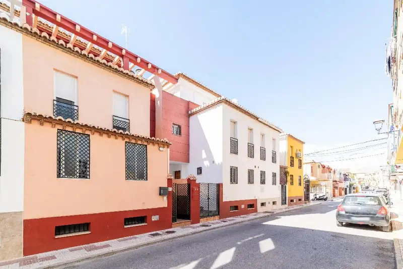 Venta Adosado 3 Dormitorios Maracena Vistas Cochera 46m2