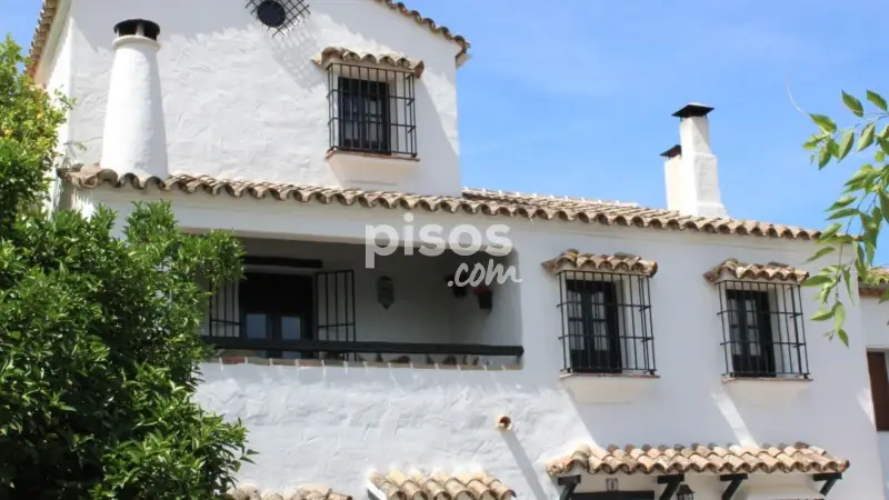 3 Casas en Zahara de la Sierra: Ideal Inversores y Familias