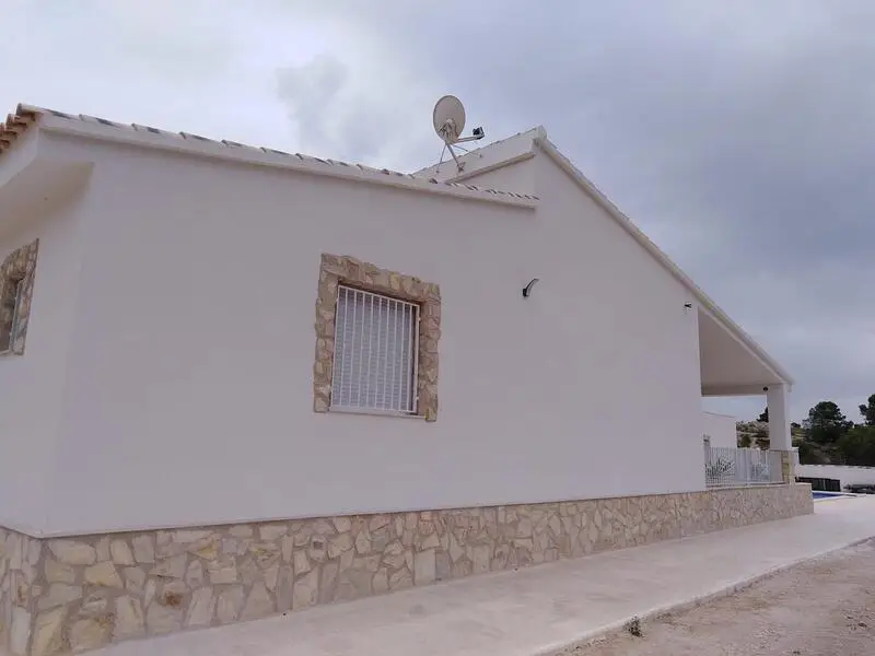 Villa de Lujo en Novelda 180m2 10000m2 Parcela Piscina