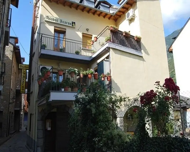 Pisos en Benasque 65.6m² y 66m²