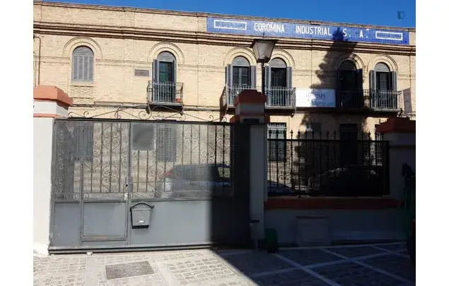 Alquiler Casa 12 Dormitorios Sevilla Estudiantes Mujeres