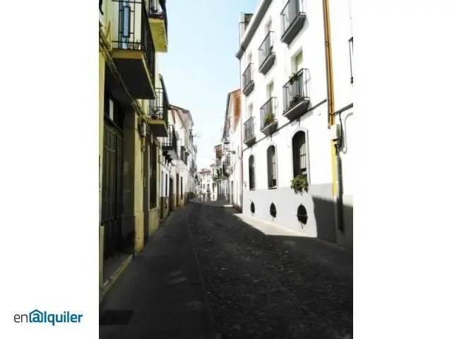 Piso en alquiler centro Cáceres cuatro dormitorios