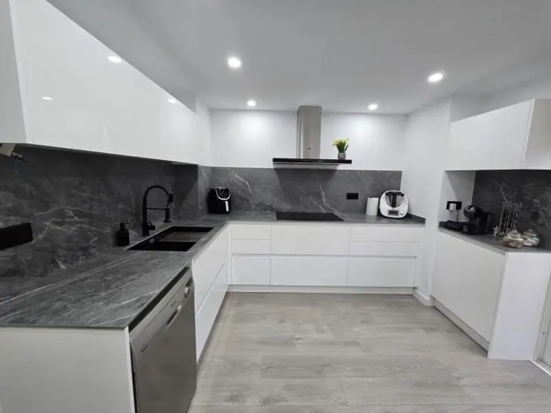 venta Piso en Girona, Girona Provincia (LTH-582)- Globaliza