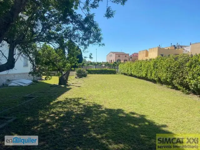 Casa en Vilafant 6 dormitorios 2 baños Jardin 2355m2