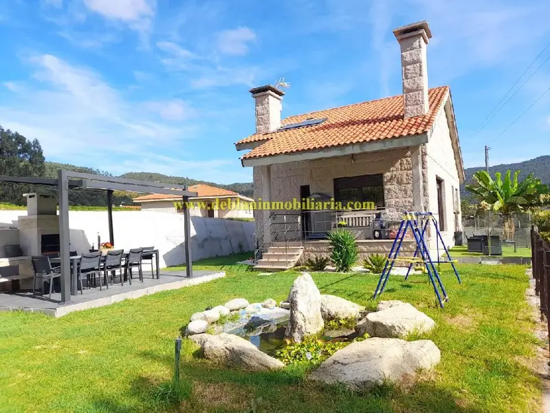 Venta Chalet con Trastero en Malvas Tui