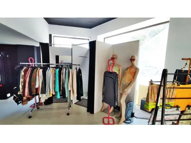 Local Comercial en Venta Ronda Ciruela Oficina Reformada Licencia Activa